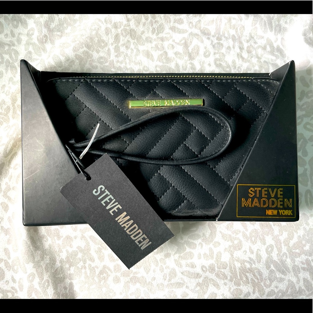 Steve Madden Wristlet NWT